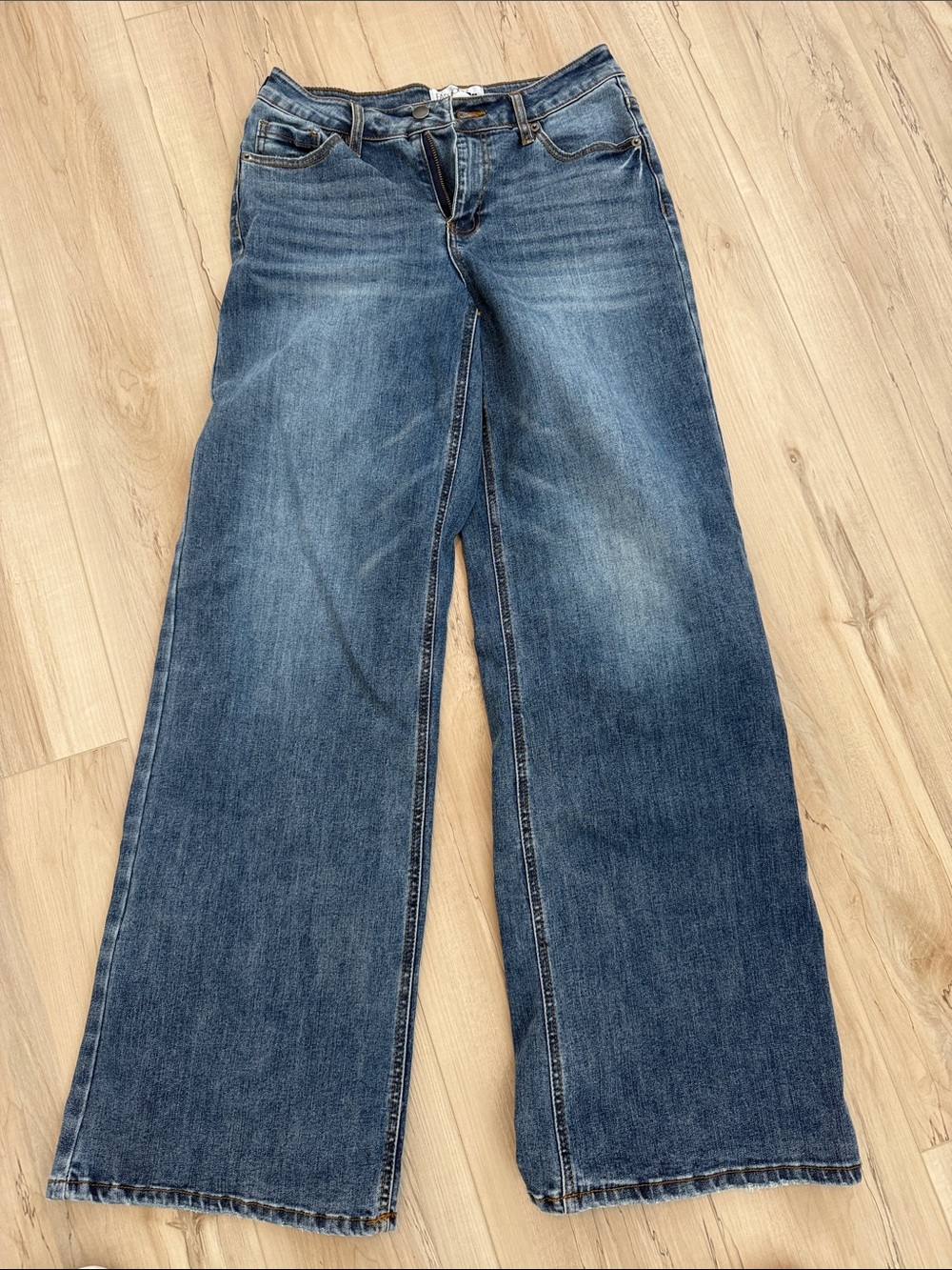 Fashion Nova Wide-Leg Jeans in Medium Blue Wash